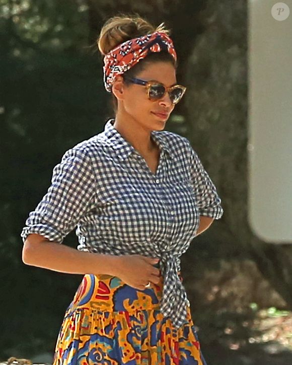 Exclusif - Eva Mendes et Ryan Gosling passent l'après-midi au parc avec leurs filles Esmaralda et Amanda le 18 septembre 2018.
©The ImageDirect / Bestimage