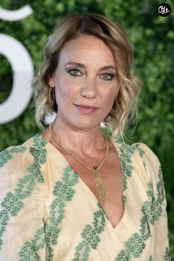 La comédienne assume pleinement son âge et son nouveau rôle de grand-mère.

Emma Colberti participe à la séance photo de « Un Si Grand Soleil » lors du 62e Festival de télévision de Monte-Carlo, le 17 juin 2023 à Monte-Carlo, Monaco. Photo de David Niviere/ABACAPRESS.COM
