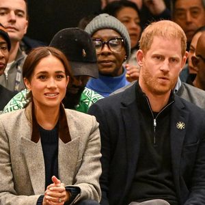 Le prince Harry, duc de Sussex, et Meghan, duchesse de Sussex, assistent à une partie de basket-ball en fauteuil roulant au Centre des congrès de Vancouver lors des Jeux Invictus 2025 à Vancouver ©Backgrid USA / Bestimage