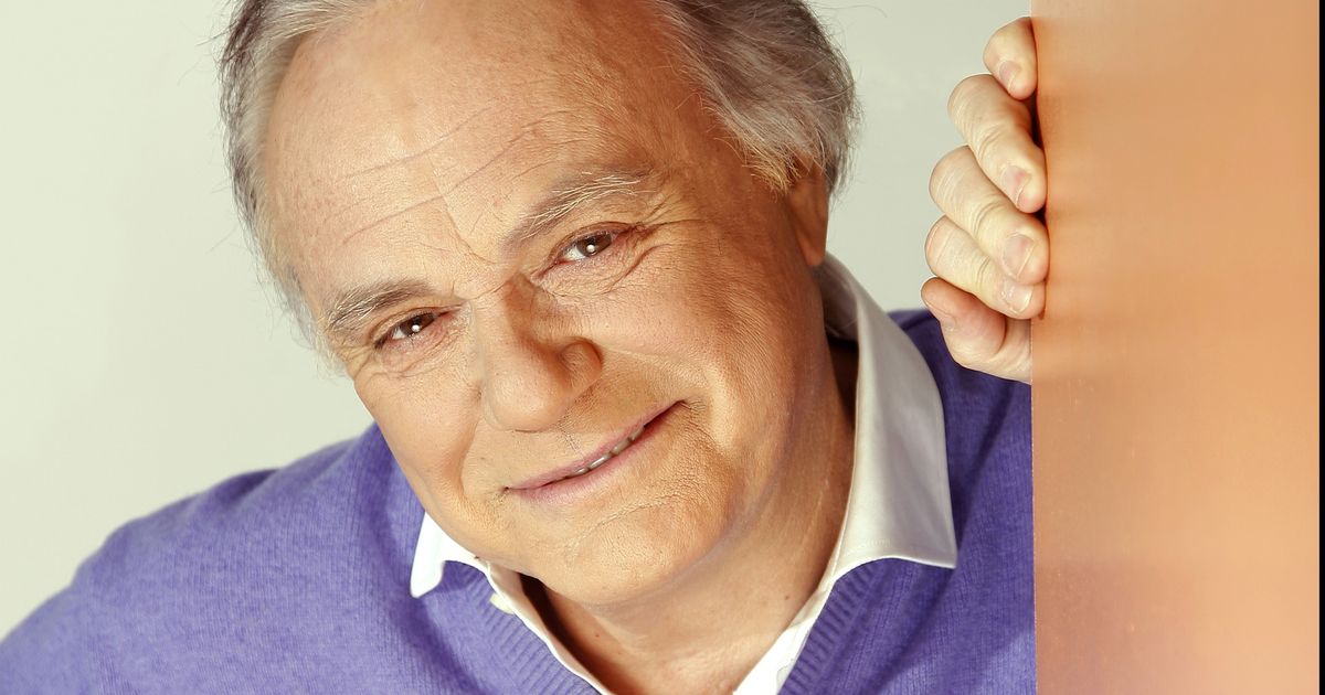 EXCLU Laurent Cabrol, séparé de sa femme, vit seul dans une grande ferme du Tarn où il cultive ses produits : "Et ça se vend bien !"
