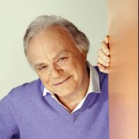 EXCLU Laurent Cabrol, séparé de sa femme, vit seul dans une grande ferme du Tarn où il cultive ses produits : "Et ça se vend bien !"