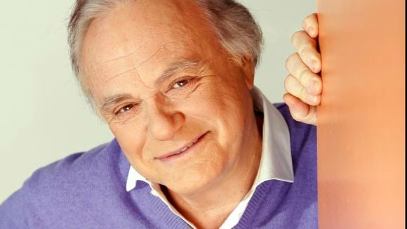 EXCLU Laurent Cabrol, séparé de sa femme, vit seul dans une grande ferme du Tarn où il cultive ses produits : "Et ça se vend bien !"