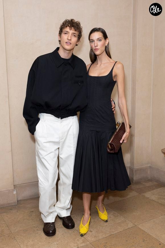 Aliocha Schneider et Charlotte Cardin - Photocall du défilé Jacquemus au 51 rue Raynouard lors de la Fashion Week Masculine prêt-à-porter Automne/Hiver 2025-2026 à Paris, le 26 janvier 2025. © Olivier Borde / Bestimage