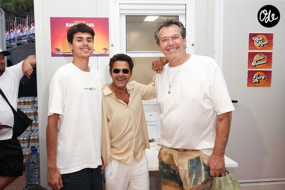 Jean-Luc Reichmann, Jamel et Leon Debbouze lors de la 3ème édition du festival L’Humour à la Plage à Juan les Pins, France, le 26 juin 2026.