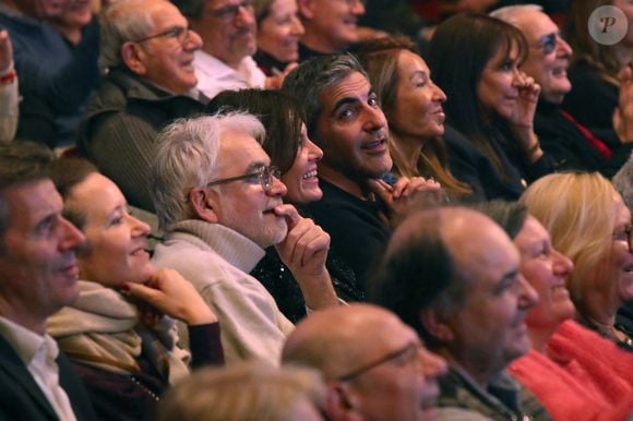 Les amoureux sont plutôt discrets sur leur couple mais s'illustrent parfois ensemble. 

Exclusif - Eclats de rire de Vincent Dubois, guest, Pascal Praud, sa compagne Catherine Bancarel et Ary Abittan - Célébrités au spectacle « Laurent Gerra se met à table ! », à savourer au Casino de Paris, à Paris, France, le 10 Décembre 2024. 

© Bertrand Rindoff / Bestimage