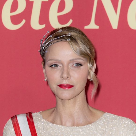La princesse Charlène de Monaco - La famille princière de Monaco arrive au gala "Bonsoir Monte-Carlo - Grande revue - Josephine Baker" à l'opéra de Monte-Carlo à l'occasion de la fête nationale le 19 novembre 2025.

© Olivier Huitel / Pool Monaco / Bestimage
