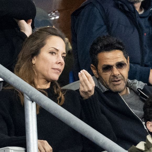 Jamel Debbouze avec sa femme Mélissa Theuriau - Célébrités dans les tribunes du quart de finale de la Ligue des Nations de l'UEFA 2025 "France - Croatie (2-0 / tab 5-4)" au Stade de France à Saint-Denis le 23 mars 2025. © Cyril Moreau/Bestimage