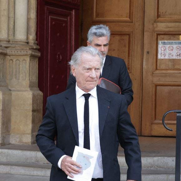 William Leymergie assiste aux obsèques de Philippe Labro à l'église Saint Germain des Prés à Paris, France, le 13 juin 2025. Philippe Labro, journaliste, auteur, réalisateur et compositeur prolifique, est décédé à l'âge de 88 ans des suites d'un cancer le 4 juin. Photo by Nasser Berzane/ABACAPRESS.COM