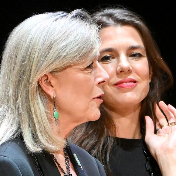 La princesse Caroline de Hanovre et sa fille Charlotte Casiraghi ont assisté à la cérémonie de proclamation de l'édition 2025 des Prix de la Fondation Prince Pierre à l'opéra Garnier à Monaco, le 14 octobre 2025.© Bruno Bebert / Bestimage