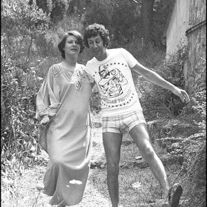 la maison était apparemment en mauvais état et était mal entretenue. Les nouveaux propriétaires ont donc réalisé plus de 

Archives - Stéphane Collaro et son épouse à l'époque,  en 1976 à Saint-Tropez.
DANIEL ANGELI / BESTIMAGE