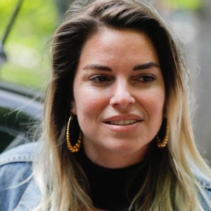 "Profiter des derniers instants dans mon paradis", écrit-elle en légende de sa photo. Et d'avouer : "Ouvrir un nouveau chapitre est toujours difficile, il va falloir repartir de zéro."

Sophie Tapie - Arrivées de l'enregistrement de l'émission "Vivement Dimanche Prochain" qui sera diffusée le 01 mai 2022 au studio Gabriel à Paris, France, le 20 avril 2022. © Christophe Clovis / Bestimage