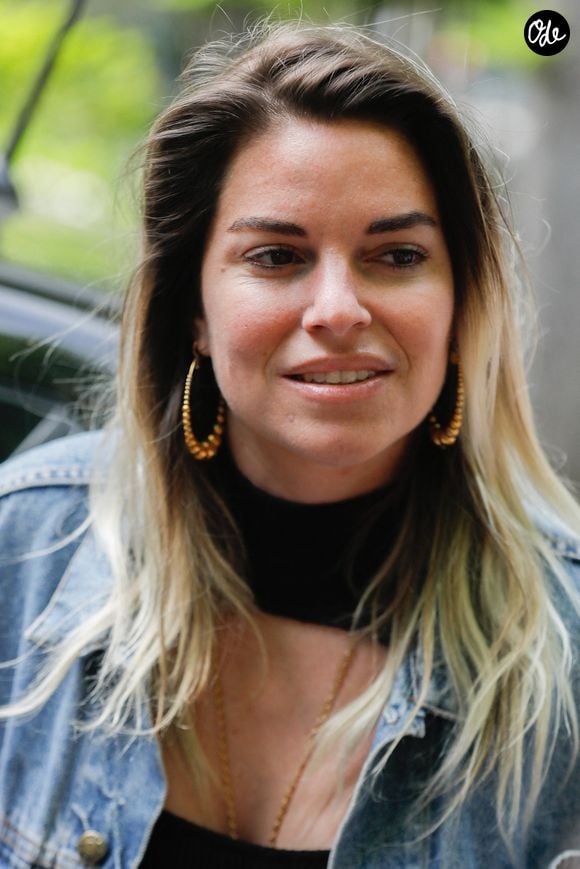 "Profiter des derniers instants dans mon paradis", écrit-elle en légende de sa photo. Et d'avouer : "Ouvrir un nouveau chapitre est toujours difficile, il va falloir repartir de zéro."

Sophie Tapie - Arrivées de l'enregistrement de l'émission "Vivement Dimanche Prochain" qui sera diffusée le 01 mai 2022 au studio Gabriel à Paris, France, le 20 avril 2022. © Christophe Clovis / Bestimage