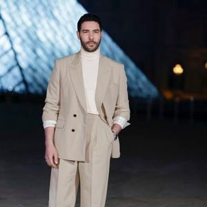 Il dirige aussi IMAGE 407, une société de production liée à sa carrière artistique.

Tahar Rahim - Arrivées au Grand Dîner du Louvre 2026 à Paris pendant la fashion week Prêt à Porter femme automne/hiver 2026-2027 (PFW)
 © Olivier Borde / Bestimage