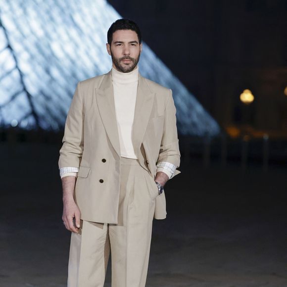 Il dirige aussi IMAGE 407, une société de production liée à sa carrière artistique.

Tahar Rahim - Arrivées au Grand Dîner du Louvre 2026 à Paris pendant la fashion week Prêt à Porter femme automne/hiver 2026-2027 (PFW)
 © Olivier Borde / Bestimage