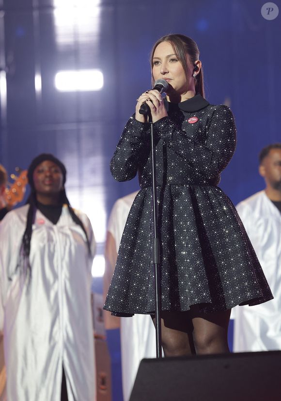 Exclusif - Linh lors du concert du gala de Noël de l'association Tout le monde contre le cancer fête ses 20 ans diffusé le 24 décembre sur M6 à l'Adidas Aren Porte de la Chapelle à Paris, France, le 4 décembre 2025. © Coadic Guirec/Bestimage