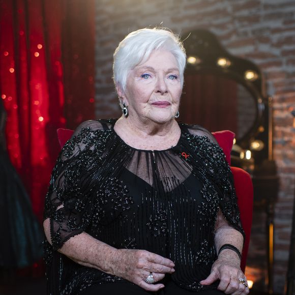 Face à la baisse des financements publics, elle appelle les Français à faire des dons pour soutenir la recherche.

Exclusif - Line Renaud - Backstage de l'enregistrement de l'émission "100 ans de comédies musicales pour le Sidaction", qui sera diffusée le 2 avril sur France 2. Le 10 mars 2020
© Moreau-Perusseau / Bestimage