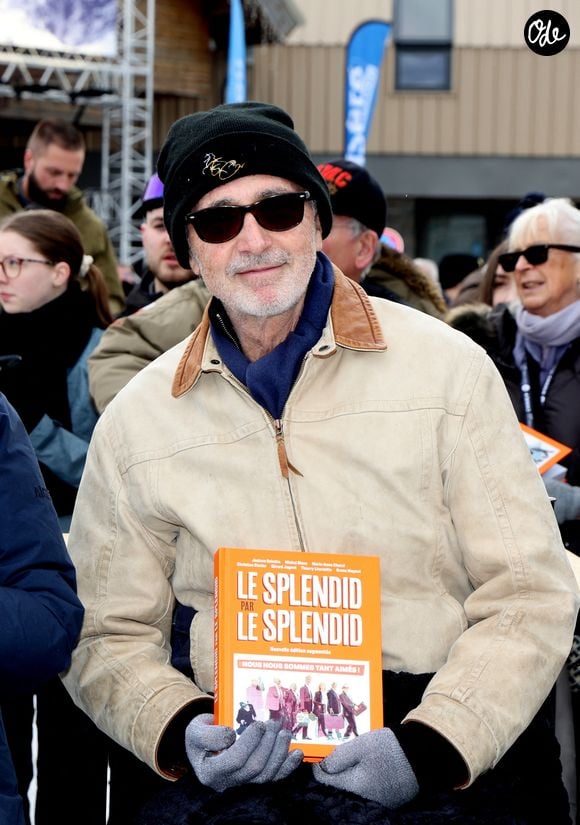 Thierry Lhermitte - Séance de dédicaces du livre "Le Splendid par le Splendid" à l'occasion du 29ème Festival International du Film de Comédie de l'Alpe d'Huez le 23 Janvier 2026. © Dominique Jacovides/Bestimage