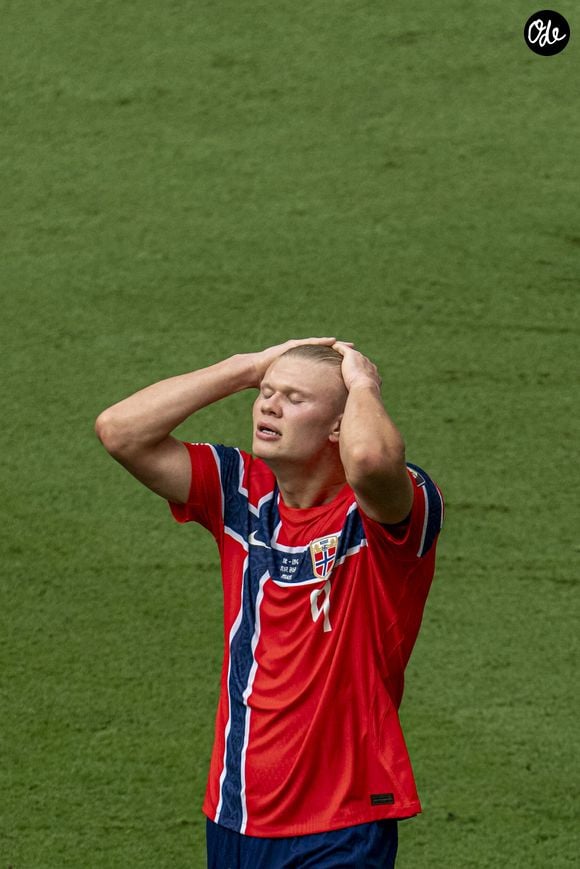 Mais c'est maintenant de l'histoire ancienne !

Le Norvégien Erling Haaland réagit lors du quart de finale de la Coupe du Monde de la FIFA 2026 opposant la Norvège à l'Angleterre au stade de Miami, le 11 juillet 2026.