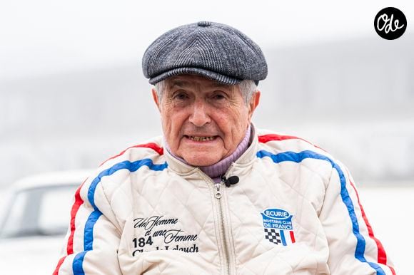 Claude Lelouch - C.Lelouch et F.Allain ("Vintage Mecanic") fêtent le 60ème anniversaire du tournage du film "Un homme et une femme" à l'Autodrome de Linas-Montlhéry, le 11 décembre 2025. 
Pierre Perusseau / Bestimage