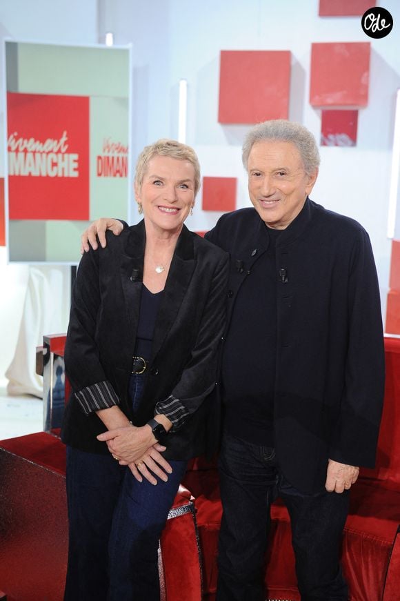 Exclusif - Elise Lucet et Michel Drucker - Enregistrement de l'émission Vivement dimanche au studio Rive gauche, presentée par Michel Drucker . Diffusion sur France 3 le 25/10/2026. © Guillaume Gaffiot / Bestimage