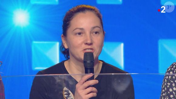 Benoît de "N'oubliez pas les paroles" présente sa soeur, dans l'émission du 8 janvier 2025