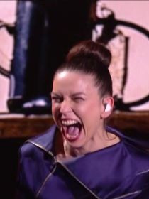 Lucie Bernardoni en joie en apprenant l'identité de son partenaire dans Danse avec les stars