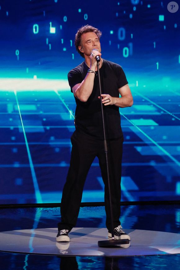 Exclusif - David Hallyday lors de l'enregistrement de l'émission "Famille je vous aime" présentée par M. Drucker et qui sera diffusée le 13 juin 2025 sur France 3, aux Studios rive gauche à Paris, France, le 15 avril 2025. © Clovis-Gaffiot/Bestimage