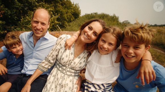 Ils prennent même un verre de lait chaud

Photo de Kensington Palace de la princesse de Galles avec le prince de Galles, le prince George (à droite), la princesse Charlotte (deuxième à droite) et le prince Louis (à gauche). La princesse de Galles a déclaré que sa chimiothérapie était terminée le 9 septembre 2024. Photo par Will Warr/Kensington Palace/PA Wire/ABACAPRESS.COM