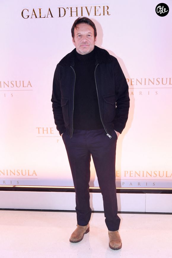Il confie : "En dehors de l'escalade, j'ai toujours fait beaucoup de sports. Quand j'étais jeune, je pratiquais le judo, un peu le rugby, la boxe."

Samuel Le Bihan - Personnalités au gala d'hiver de l'hôtel Peninsula Paris le 27 novembre 2025.
© Rachid Bellak / Bestimage