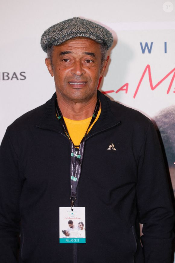 Yannick Noah a légendé sa photo avec un clin d'œil à la célèbre devise du club : "Ici c'est... ?".

Yannick Noah - Avant-première du film "la méthode Williams (King Richard)" au Grand Rex à Paris, France, le 01 décembre 2021. © Christophe Clovis / Bestimage