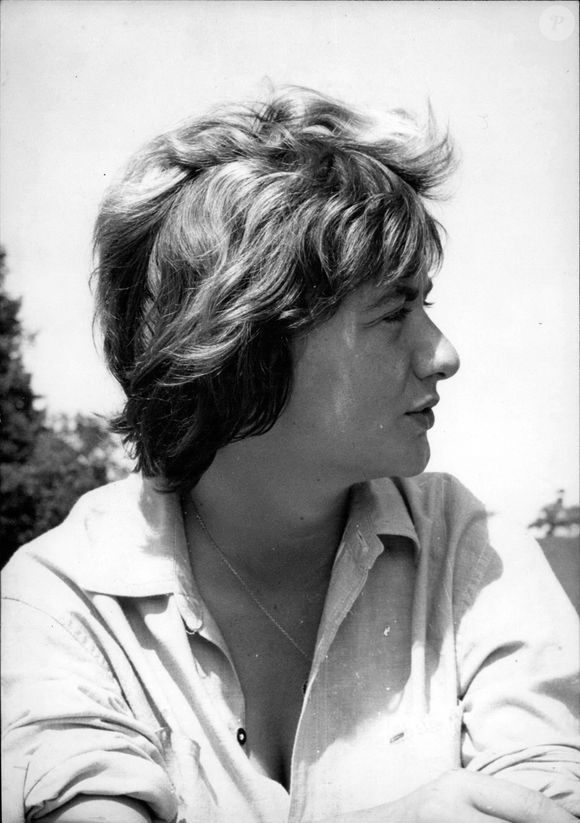 Le 17 août 1959. Françoise Sagan photographiée dans sa villa en Normandie où elle réside actuellement.  (Crédit photo : © Keystone Press Agency/ZUMA Press Wire)