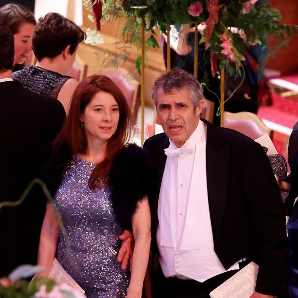 Passionné par la cuisine, Léonard partage ses recettes et ses astuces sur un compte Instagram qui compte déjà plus de 53 000 abonnés.

Julien Clerc et sa compagne Hélène Grémillon lors d’un banquet d’état à Guildhall, Londres le 9 juillet 2025. Le couple présidentiel français est en voyage officiel au Royaume Uni pour trois jours.
© Dominique Jacovides / Bestimage