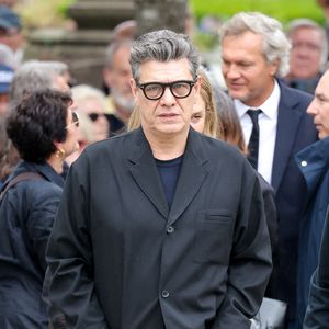 Marc Lavoine - Arrivées aux obsèques de l'auteure-compositrice-interprète et actrice française Françoise Hardy au crématorium du cimetière du Père-Lachaise à Paris, France, le 20 juin 2024. © Jacovides-Moreau/Bestimage