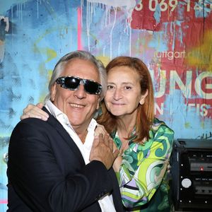 Gilbert Montagné partage sa vie avec son épouse Nikole depuis de nombreuses années.

Gilbert Montagné et sa femme Nikole - Backstage - Enregistrement de l'émission "M6 sur son 31", présentée par E.Gossuin et diffusée sur M6
© Cédric Perrin / Bestimage