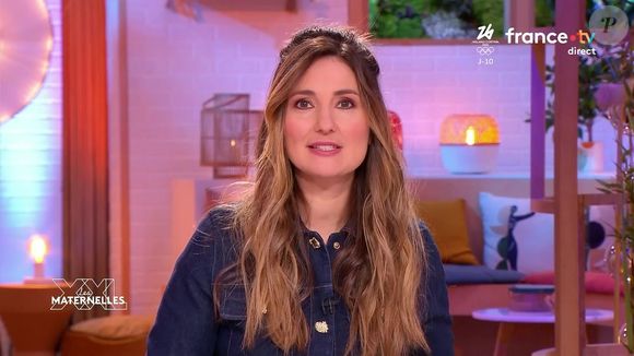 Depuis septembre, l'émission est présentée par Marie Portolano qui remplace Agathe Lecaron.

Marie Portolano présente l'émission "Les Maternelles XXL", diffusée sur France 5.
 
Capture d'écran de l'émission "Les Maternelles XXL" diffusée sur France 5.