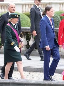 Là où on ne l'attendait pas : après la fête nationale, cette célèbre tête couronnée savoure un repas en solo... dans un fast food !