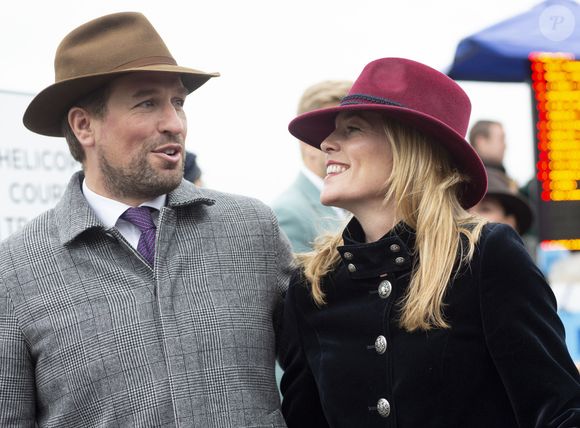 Auparavant, Peter Phillips a été marié à Autumn pendant douze ans, la mère de ses deux enfants.

Peter Phillips et son mari Autumn Phillips au Cheltenham National Hunt Festival - jour 4 à Cheltenham le 15 mars 2019.