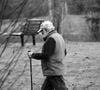 Cependant, un professeur en sciences du sport rappelle que marcher quotidiennement ne suffit pas à entretenir sa santé.