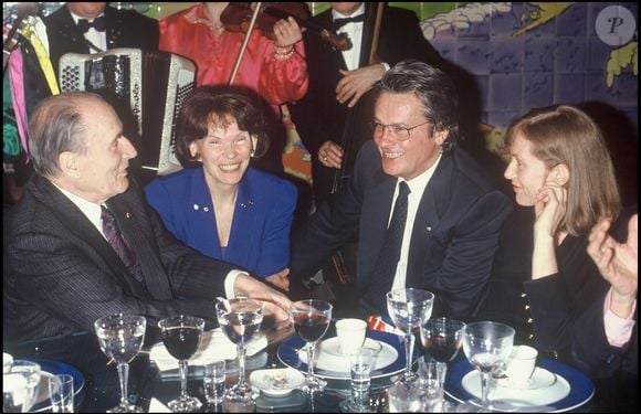 Mais Danielle s'est opposée à ce qu'Anne investisse les lieux.

Archives - Le Président de la République François Mitterrand et son épouse Danielle en 1992