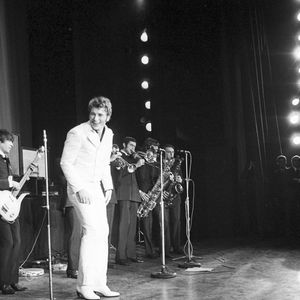 Archives - En France, à Paris, lors de l'émission "Musicorama", Johnny Hallyday sur la scène de l'Olympia. Le 19 octobre 1966. © Bernard Leguay via Bestimage