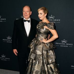 Le prince Albert II de Monaco et sa fille l'actrice / chanteuse Jazmin Grace Grimaldi au photocall de la soirée du 40ème anniversaire des Princess Grace Awards à l'hôtel Pierre de New York, NY, Etats-Unis, le 23 octobre 2024. © Daniel Ryan/Bestimage