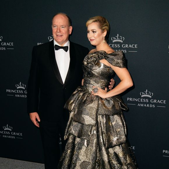 Le prince Albert II de Monaco et sa fille l'actrice / chanteuse Jazmin Grace Grimaldi au photocall de la soirée du 40ème anniversaire des Princess Grace Awards à l'hôtel Pierre de New York, NY, Etats-Unis, le 23 octobre 2024. © Daniel Ryan/Bestimage