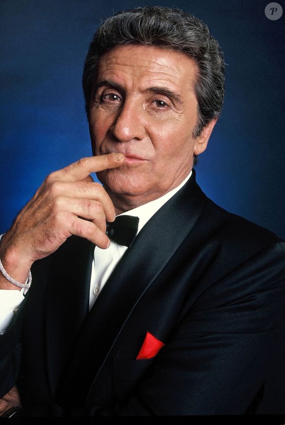 Info - 20e anniversaire du décès de Gilbert Bécaud le 18 décembre - Archives - Gilbert Becaud - portrait