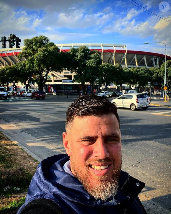 Bryan Bergougnoux, Instagram