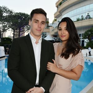 “D’autant qu’avec mon caractère, cela pourrait s’avérer compliqué de travailler avec mon cercle de proches (rires).”
Louis Ducruet et sa fiancée Marie Chevallier lors de la soirée Amber Lounge UNITE Monaco 2018 au profit de la fondation de Jackie Stewart "Race Against Dementia" à l'hôtel Méridien Beach Plaza à Monte-Carlo, Monaco, le 25 mai 2018. © Bruno Bebert/Bestimage