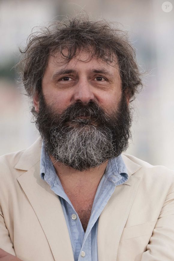 Le réalisateur Quentin Dupieux - Photocall du film "Le deuxième acte", présenté hors compétition, lors du 77ème Festival International du Film de Cannes (14 - 25 mai 2024), le 15 mai 2024.