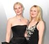 Leurs tenues de haute couture ont illuminé le tapis de la cérémonie.

Dakota et Elle Fanning aux Oscars, le 15 Mars 2026. 

© Bestimage