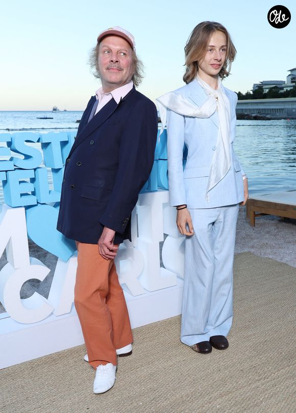 Philippe Katerine et son fils Billy Blanchard à l'after party au « Neptune » lors de la 65e édition du Festival TV de Monte-Carlo, le 13 juin 2026
 © Denis Guignebourg /Bestimage