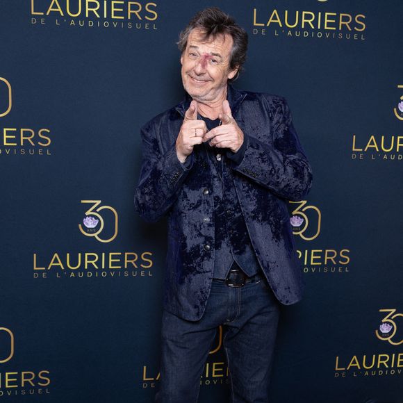 Jean-Luc Reichmann assiste à la cérémonie des 29e Lauriers de l'Audiovisuel au théâtre Marigny le 24 février 2025 à Paris, France. Photo par Nasser Berzane/Abaca