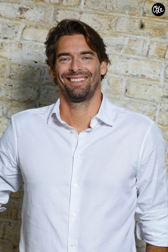 Camille Lacourt en prise de vue studio en marge du tournage du clip "Je garde le sourire !" de l'association Laurette Fugain dans les Studios de l'Usine à Paris, France, le 19 septembre 2024. © Christophe Clovis/Bestimage